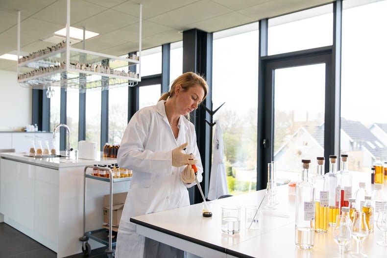 Sasma Quality Manager at work in the lab at the Sasma headquarters