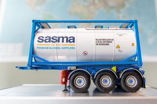 An image of a model transport tank with the Sasma logo on it